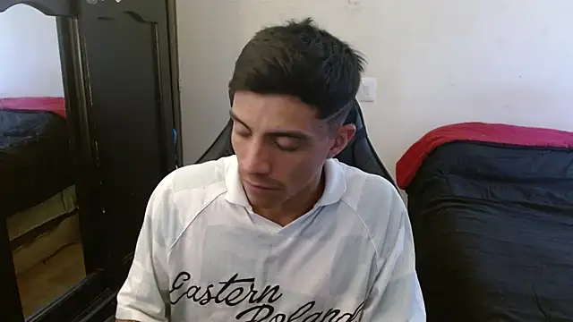 Snapshot of kv___xxx_ chatting on 13, 9, 2025 kv   xxx  online show from 13, 9, 2025