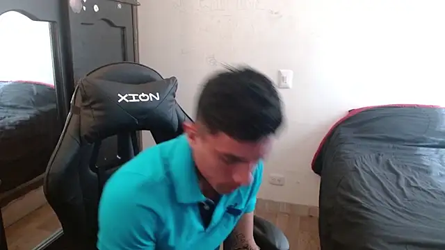 Snapshot of kv___xxx_ chatting on 20, 9, 2025 kv   xxx  online show from 20, 9, 2025