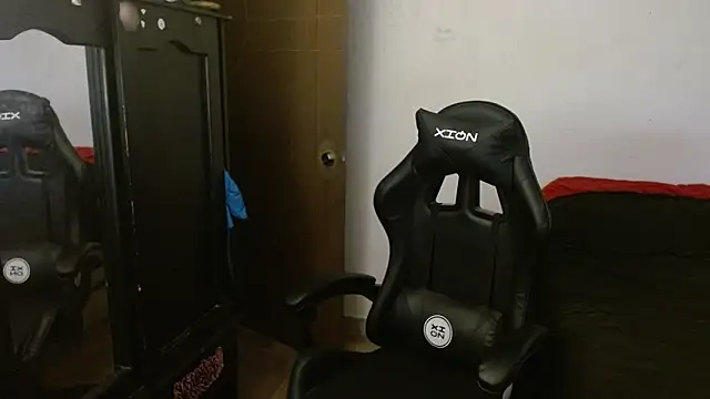 Snapshot of kv___xxx_ chatting on 24, 9, 2025 kv   xxx  online show from 24, 9, 2025