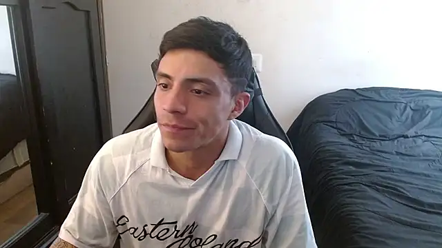 Snapshot of kv___xxx_ chatting on 27, 9, 2025 kv   xxx  online show from 27, 9, 2025