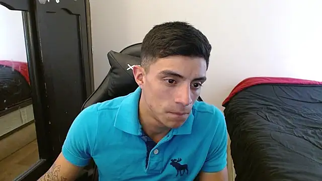 Snapshot of kv___xxx_ chatting on 11, 10, 2025 kv   xxx  online show from 11, 10, 2025