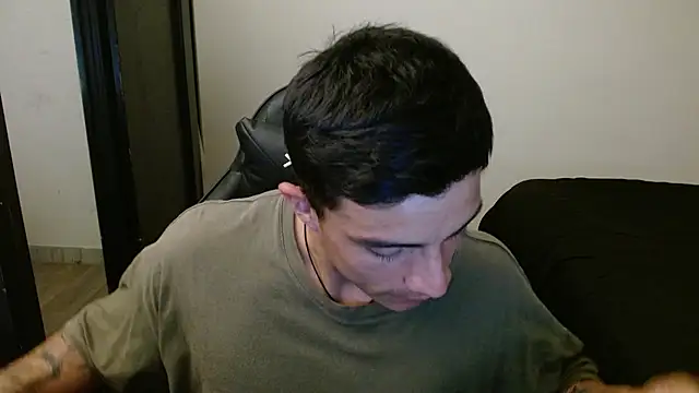 Snapshot of kv___xxx_ chatting on 26, 10, 2025 kv   xxx  online show from 26, 10, 2025