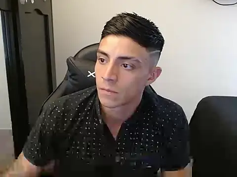 Snapshot of kv___xxx_ chatting on 30, 10, 2025 kv   xxx  online show from 30, 10, 2025