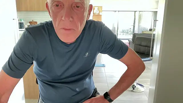 Snapshot of angie-puttana chatting on 16, 12, 2025 angie-puttana online show from 16, 12, 2025