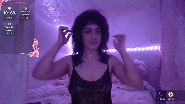 DanniHall online show from 2, 3, 2025