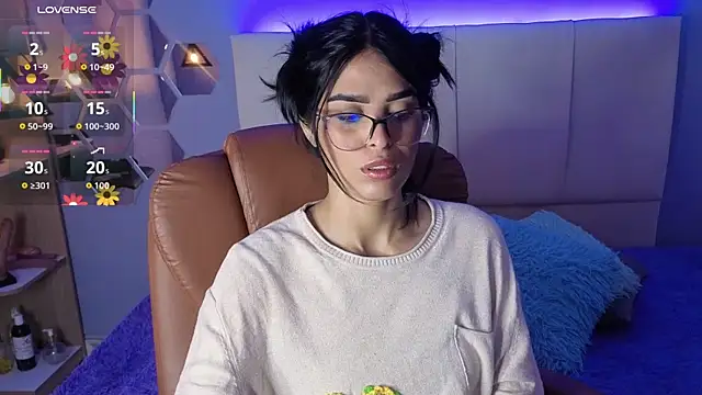 Snapshot of AlessiaVal_ chatting on 15, 9, 2025 AlessiaVal online show from 15, 9, 2025