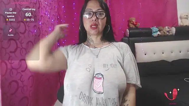 Snapshot of Saloome- chatting on 24, 10, 2025 Saloome- online show from 24, 10, 2025