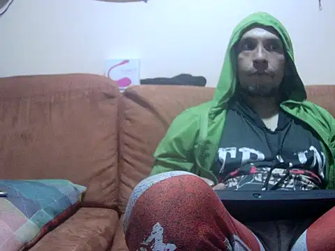 Latinnboy82 online show from 21, 10, 2025