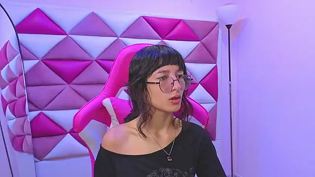 Snapshot of Danny_Face chatting on 24, 11, 2025 Danny Face online show from 24, 11, 2025