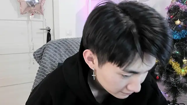 Snapshot of Miram_Yu chatting on 20, 12, 2024 Miram Yu online show from 20, 12, 2024