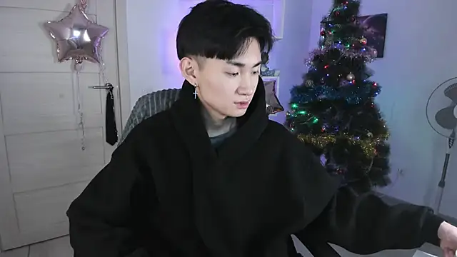 Snapshot of Miram_Yu chatting on 30, 12, 2024 Miram Yu online show from 30, 12, 2024