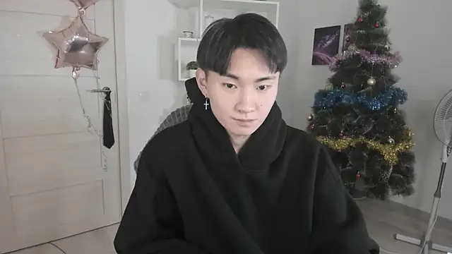 Snapshot of Miram_Yu chatting on 5, 1, 2025 Miram Yu online show from 5, 1, 2025