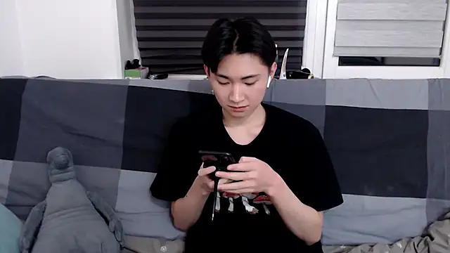 Snapshot of Miram_Yu chatting on 12, 1, 2025 Miram Yu online show from 12, 1, 2025