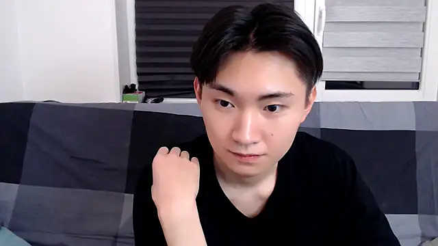 Snapshot of Miram_Yu chatting on 13, 1, 2025 Miram Yu online show from 13, 1, 2025