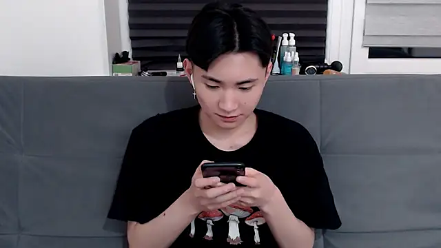 Snapshot of Miram_Yu chatting on 8, 2, 2025 Miram Yu online show from 8, 2, 2025