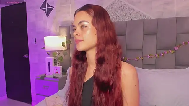 HannaRhodes online show from 27, 2, 2025