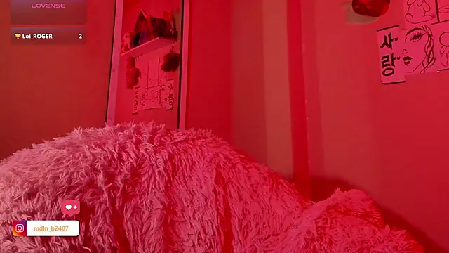 MadelineBenet online show from 5, 3, 2025