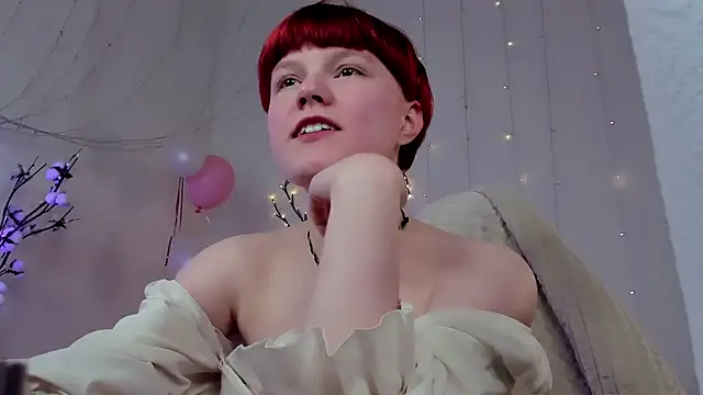 DreamyLuna online show from 2, 2, 2025