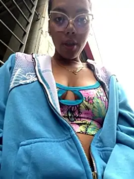 Snapshot of ray_long222 chatting on 18, 11, 2025 ray long222 online show from 18, 11, 2025