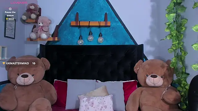  Sophie  miller online show from 7, 1, 2025