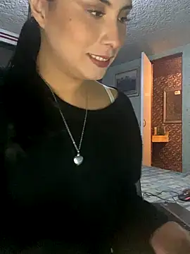 Snapshot of Effyvice13 chatting on 8, 10, 2025 Effyvice13 online show from 8, 10, 2025