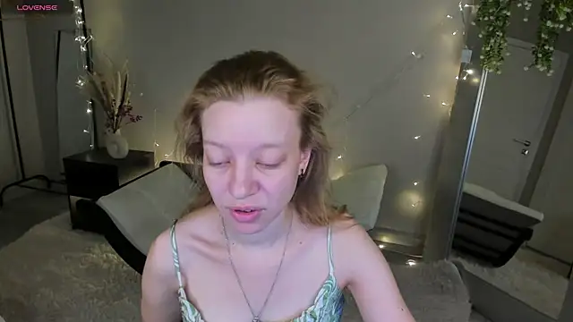 Michelle Blond online show from 7, 5, 2026