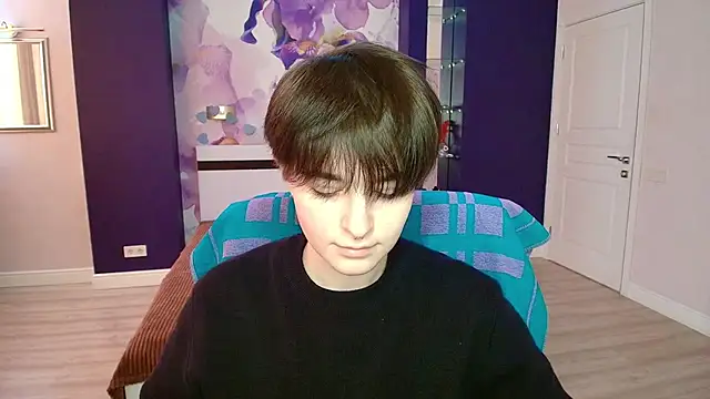 EmiliaYours online show from 18, 2, 2025