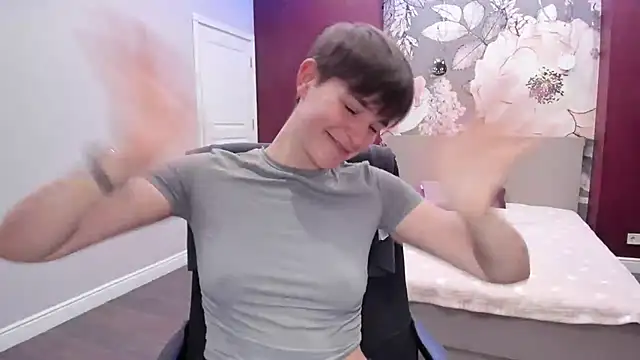 EmiliaYours online show from 15, 9, 2025