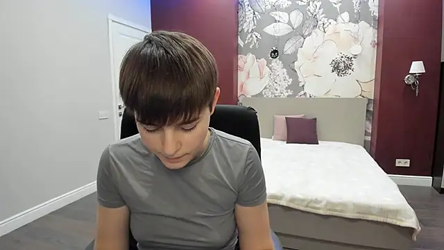 EmiliaYours online show from 22, 11, 2025