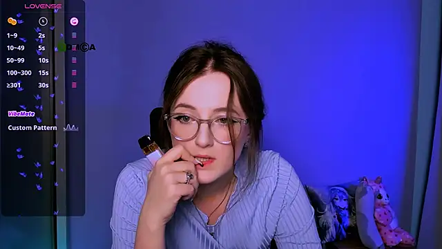 Snapshot of luna_berryy chatting on 14, 11, 2025 luna berryy online show from 14, 11, 2025