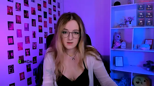 Snapshot of luna_berryy chatting on 15, 7, 2026 luna berryy online show from 15, 7, 2026