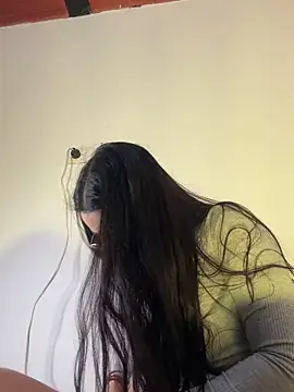 Snapshot of Cassie-millers chatting on 19, 12, 2024 Cassie-millers online show from 19, 12, 2024