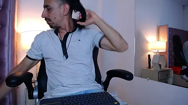 Snapshot of Sr_Magnus_ chatting on 21, 10, 2025 Sr Magnus online show from 21, 10, 2025