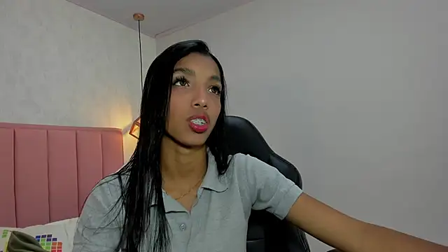 MAYROBERTSS online show from 10, 2, 2025