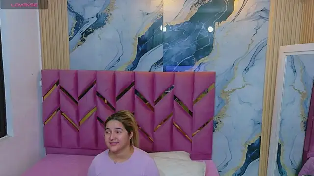 collegepawglovedaddy online show from 13, 4, 2026