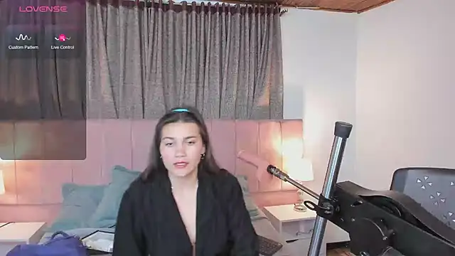 aurora divine online show from 20, 3, 2025