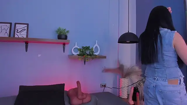 maddy walker online show from 8, 11, 2025