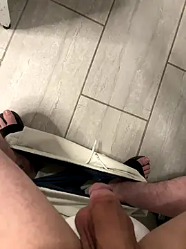 Snapshot of bigbeast19393 chatting on 22, 11, 2025 bigbeast19393 online show from 22, 11, 2025