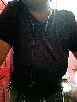 Snapshot of ruhi2003 chatting on 16, 2, 2025 ruhi2003 online show from 16, 2, 2025