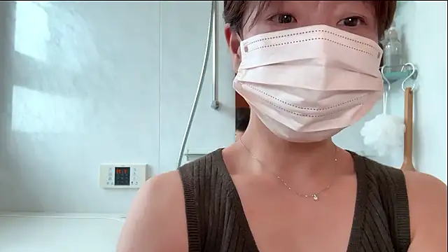 Snapshot of Risa_06 chatting on 18, 10, 2025 Risa 06 online show from 18, 10, 2025