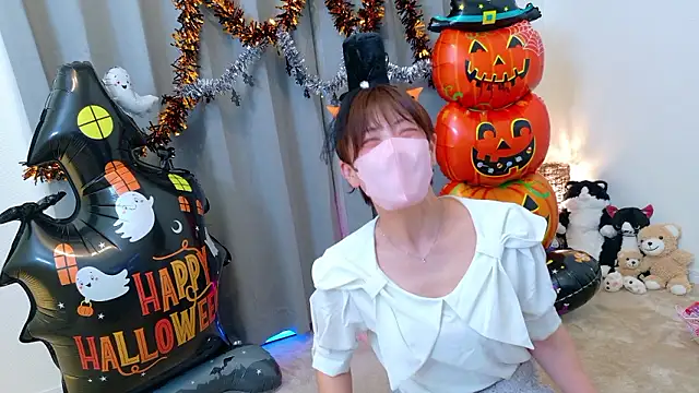 Snapshot of Risa_06 chatting on 31, 10, 2025 Risa 06 online show from 31, 10, 2025