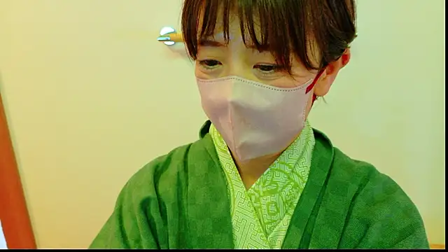 Snapshot of Risa_06 chatting on 4, 11, 2025 Risa 06 online show from 4, 11, 2025