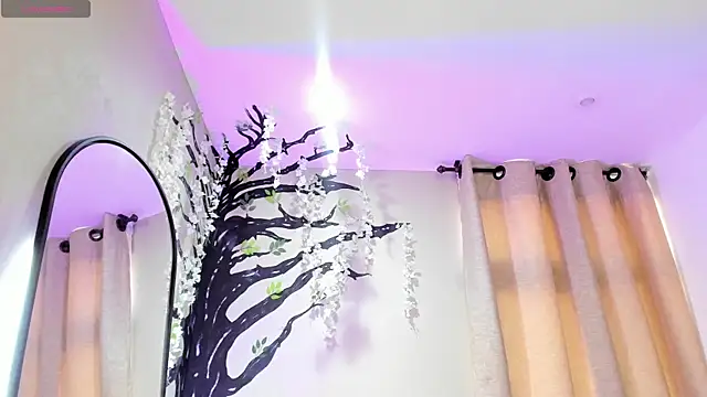 ebbafernandez  online show from 17, 11, 2025