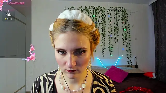 Snapshot of Miss_Elsa_ chatting on 8, 3, 2025 Miss Elsa online show from 8, 3, 2025