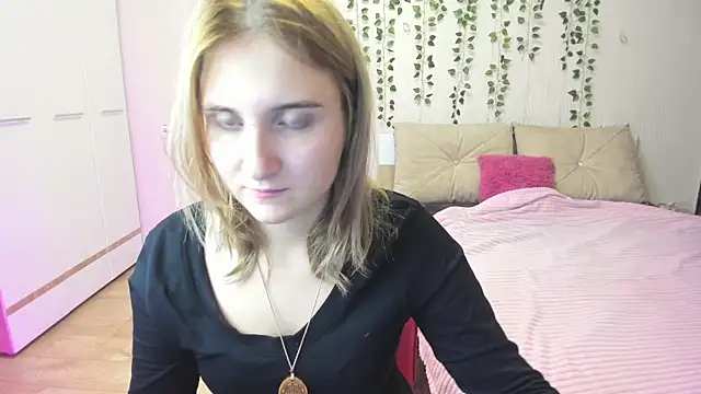 Snapshot of Miss_Elsa_ chatting on 2, 10, 2025 Miss Elsa online show from 2, 10, 2025