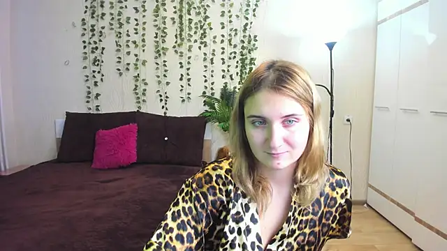 Snapshot of Miss_Elsa_ chatting on 10, 11, 2025 Miss Elsa online show from 10, 11, 2025