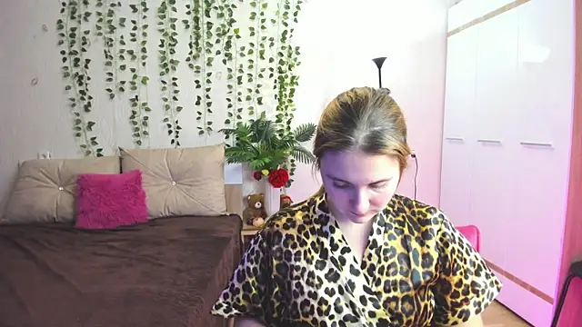 Snapshot of Miss_Elsa_ chatting on 2, 12, 2025 Miss Elsa online show from 2, 12, 2025