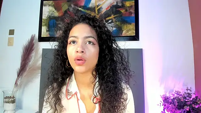 AntonellaHall  online show from 29, 9, 2025