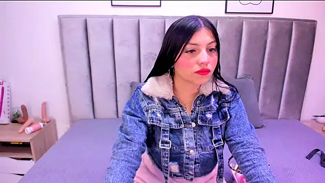 Snapshot of Emmy-Turnner chatting on 24, 10, 2025 Emmy-Turnner online show from 24, 10, 2025