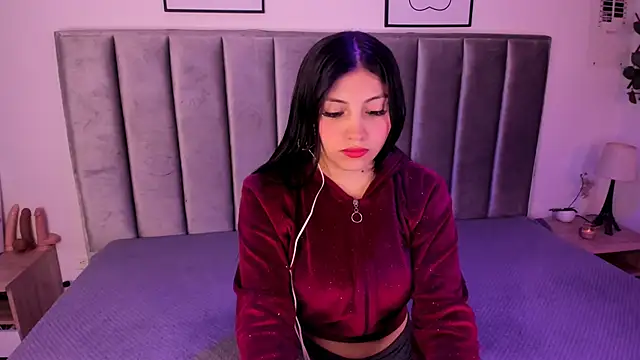 Snapshot of Emmy-Turnner chatting on 28, 10, 2025 Emmy-Turnner online show from 28, 10, 2025